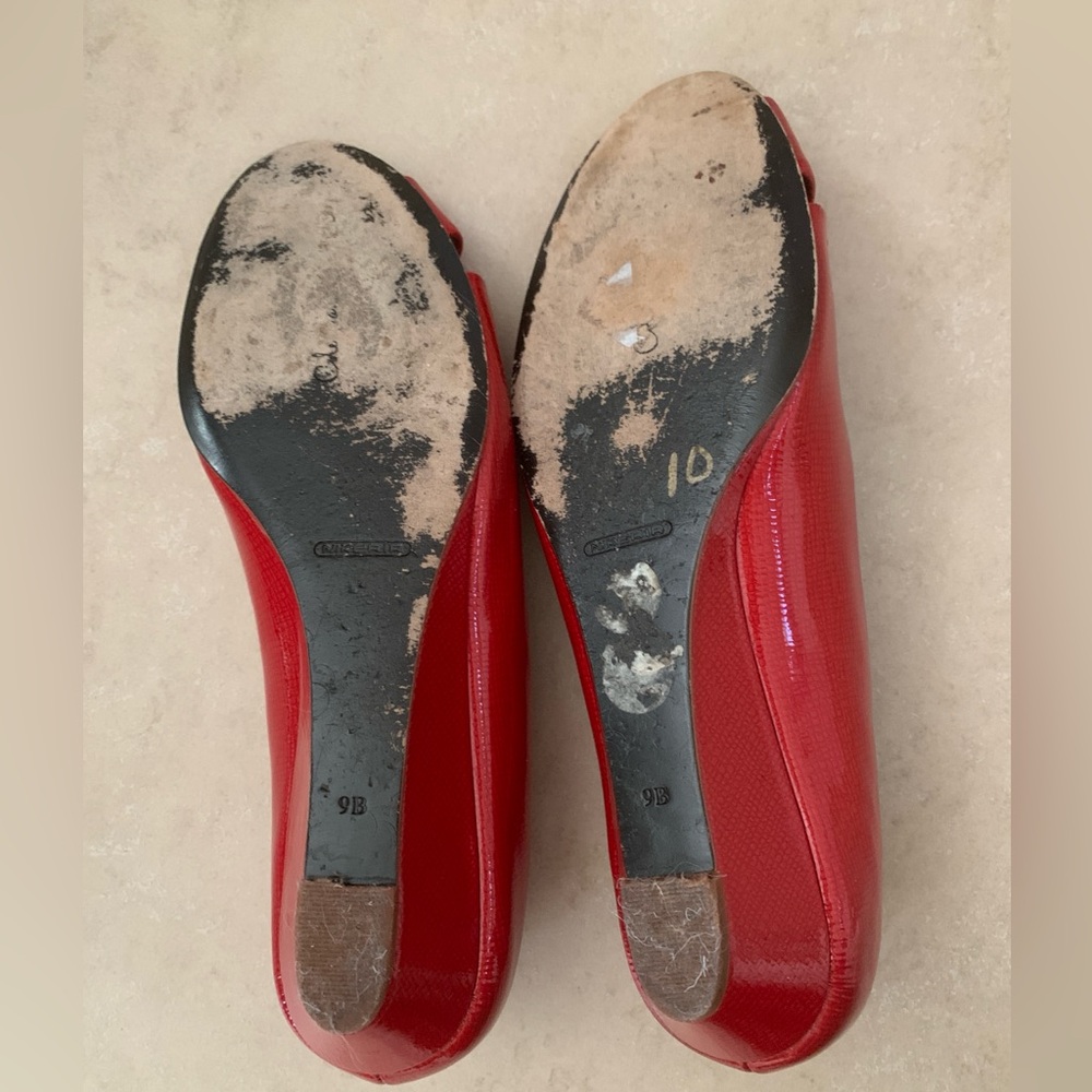 Cole Haan Red Patent Croc Embossed Peep Toe Flats Size 9B - Picture 4 of 8